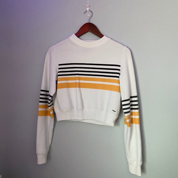 Hollister Cropped Sweater - Picture 2 of 5
